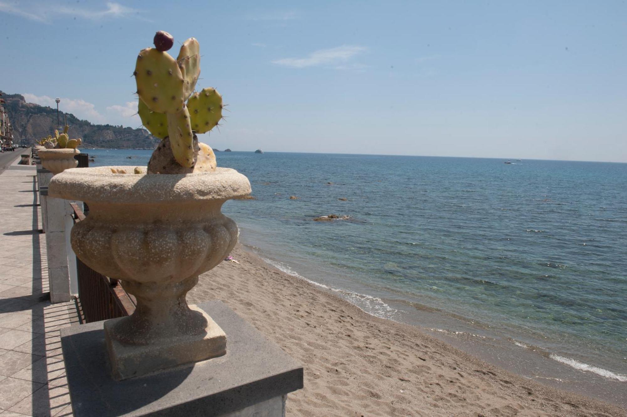 Nina B&B Giardini-Naxos Kültér fotó