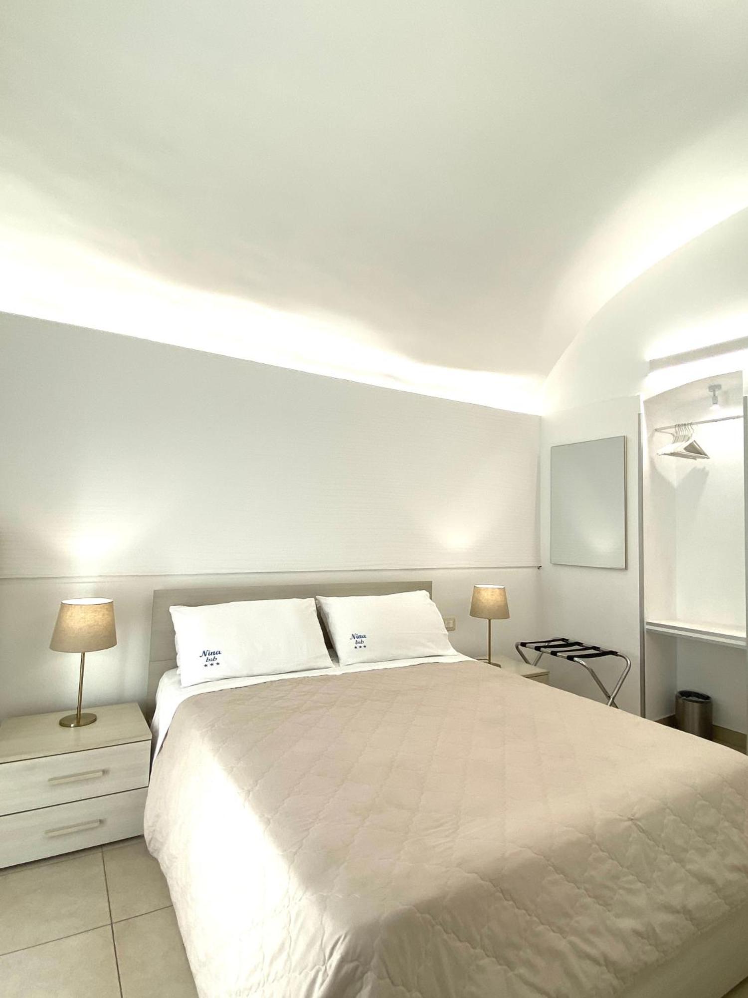 Nina B&B Giardini-Naxos Szoba fotó