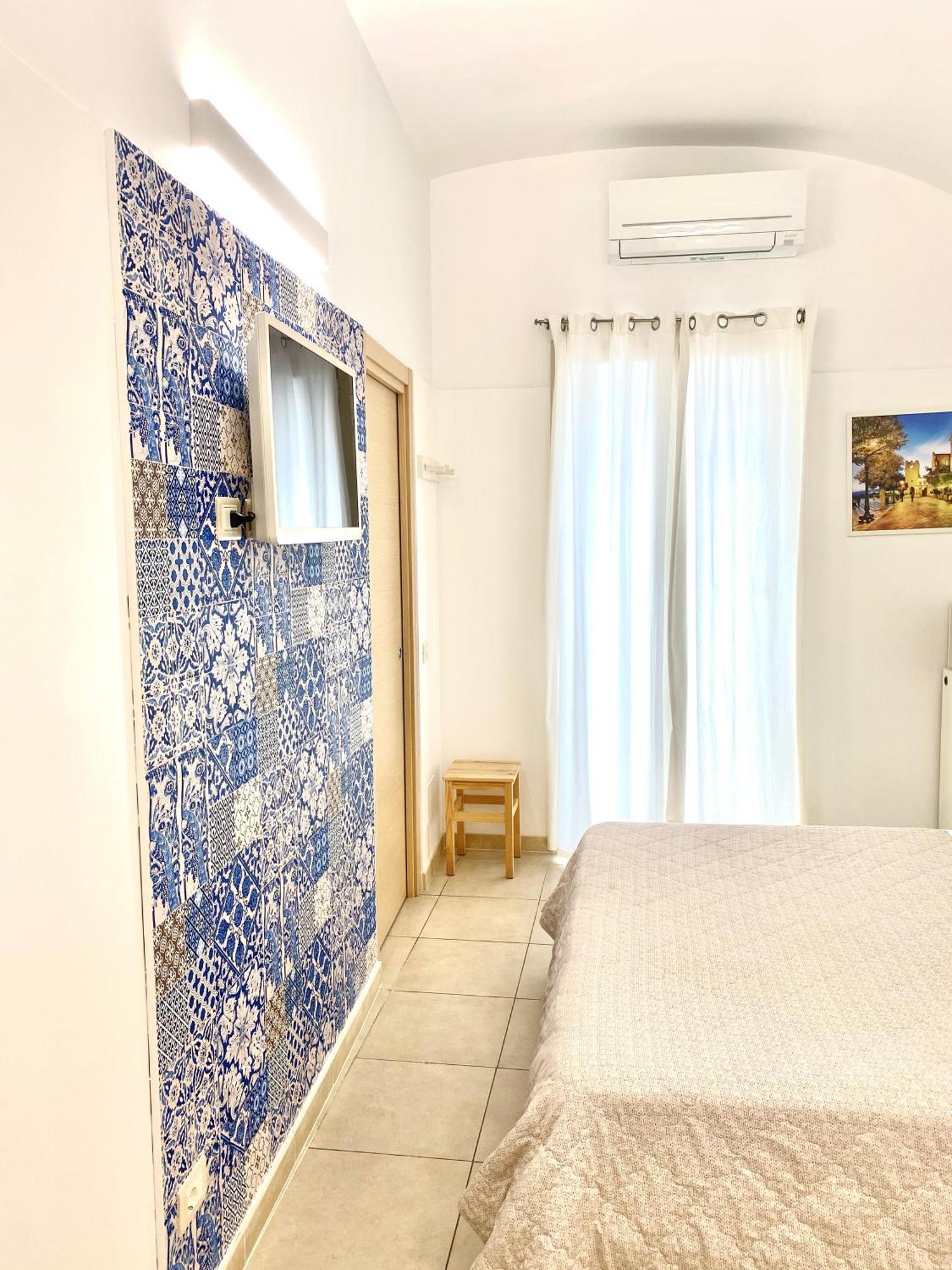 Nina B&B Giardini-Naxos Szoba fotó
