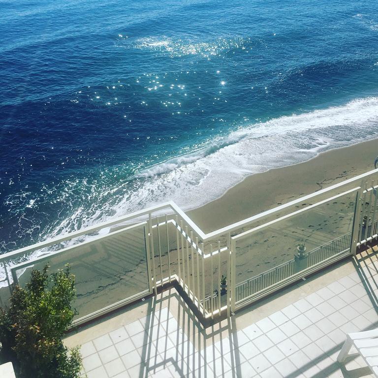 Nina B&B Giardini-Naxos Kültér fotó