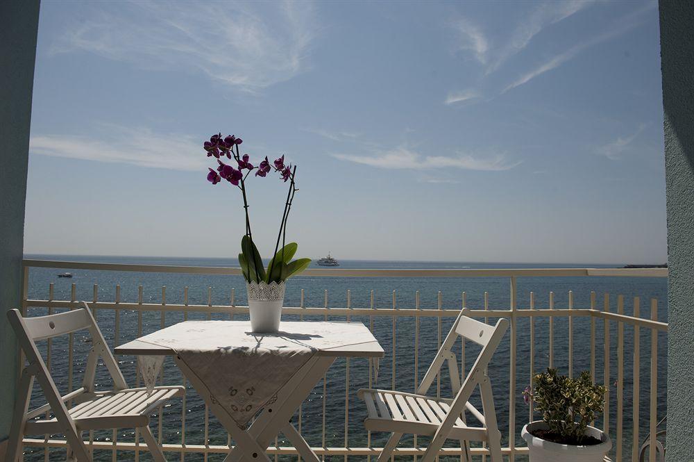 Nina B&B Giardini-Naxos Kültér fotó